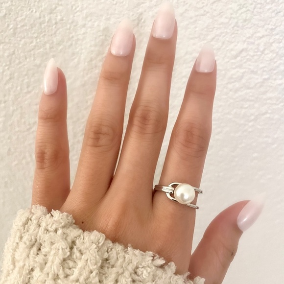 925 Sterling Silver Pearl Ring Minimalist Dainty Ring Pearl Accent Ring - Picture 3 of 8